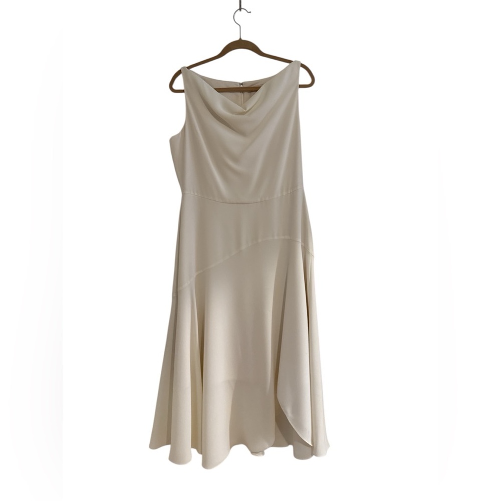 Gal Meets Glam Elegant Cream Sleeveless Dress